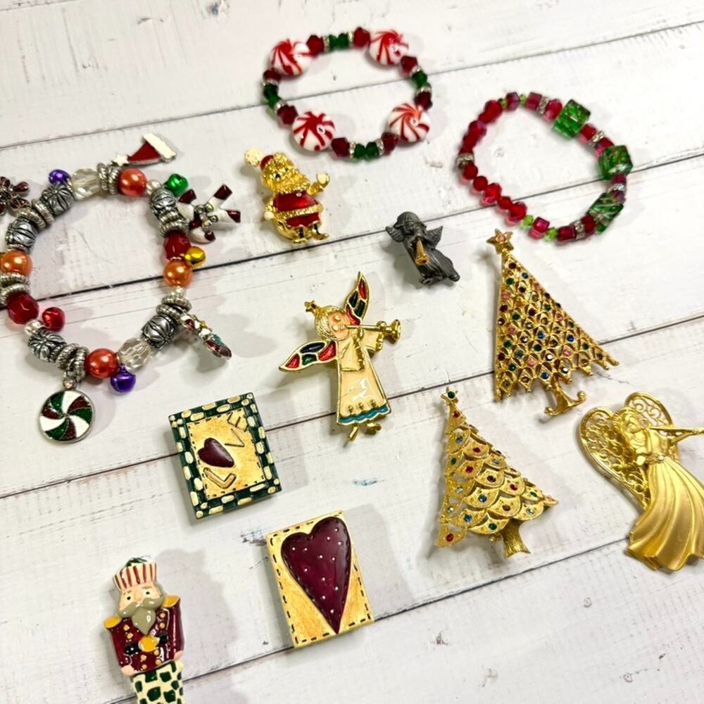 12 Pc Christmas Jewelry Lot Bead Charm Bracelets Brooches Button Covers Vtg Now